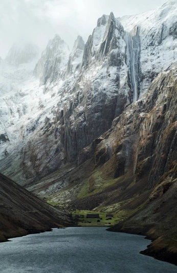 A cover of "Westeros" cluster. The owner is baflow. The cluster consists of 10 elements.