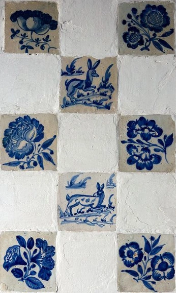 A cover of "Azulejos" cluster. The owner is charlie.mo. The cluster consists of 3 elements.