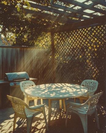 A cover of "Nostalgic Backyard Oasis" cluster. The owner is markemelton. The cluster consists of 20 elements.