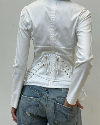 A cover of "Still🪩" cluster. The owner is tinis. The cluster consists of 4 elements.