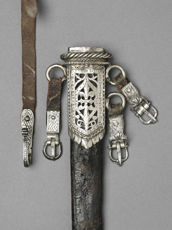 A cover of "Weapons" cluster. The owner is learningart. The cluster consists of 8 elements.