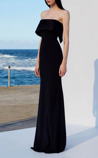 A cover of "black dress" cluster. The owner is marianapradoms. The cluster consists of 8 elements.