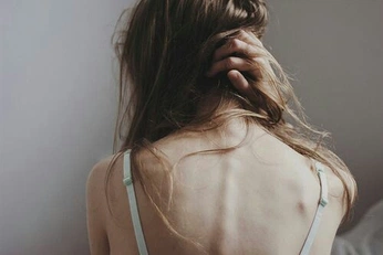 A cover of "bonespo/thinspo" cluster. The owner is m444r. The cluster consists of 19 elements.