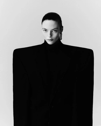 A cover of "Helmut Lang Campaign" cluster. The owner is seaniejax. The cluster consists of 6 elements.