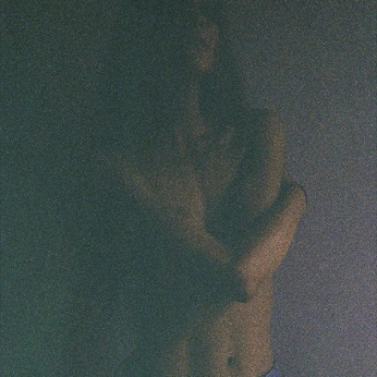 A cover of "blauve" cluster. The owner is roya3. The cluster consists of 11 elements.