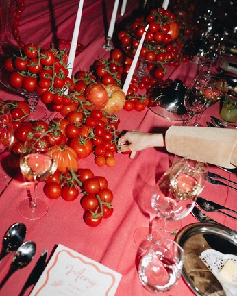 A cover of "Decadence" cluster. The owner is knezeva03. The cluster consists of 21 elements.