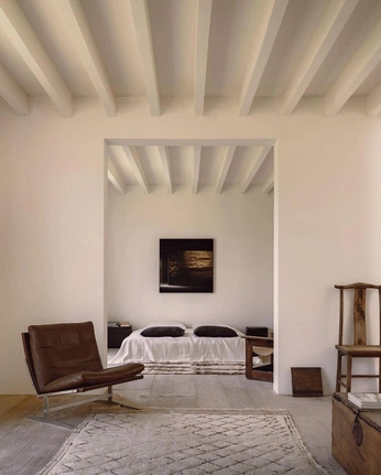 A cover of "Neutral home" cluster. The owner is sarahz. The cluster consists of 4 elements.