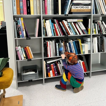 A cover of "ILFR" cluster. The owner is siljeth. The cluster consists of 10 elements.