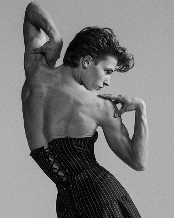 A cover of "modelos" cluster. The owner is zizared. The cluster consists of 24 elements.