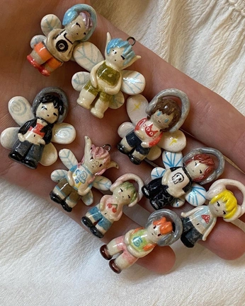 A cover of "ahh i doNOT need" cluster. The owner is megustaboobies. The cluster consists of 4 elements.