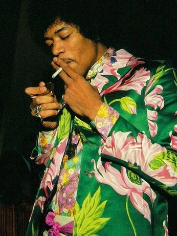 A cover of "icons" cluster. The owner is lucianavivero. The cluster consists of 18 elements.