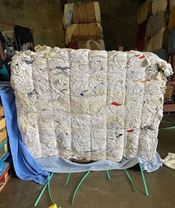 A cover of "recyling fabric" cluster. The owner is izabelaearth. The cluster consists of 11 elements.