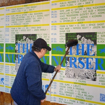 A cover of "POSTER" cluster. The owner is ocean. The cluster consists of 30 elements.