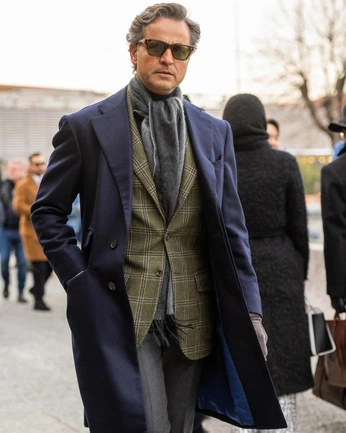 A cover of "dressy mens" cluster. The owner is mathieu.maybe. The cluster consists of 25 elements.