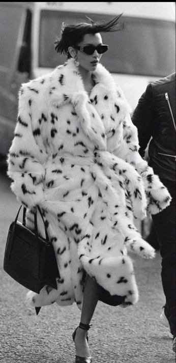 A cover of "Coats" cluster. The owner is anatomyofasoul. The cluster consists of 11 elements.