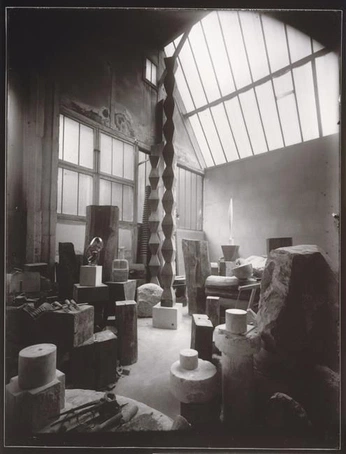 A cover of "Artists to obsess over" cluster. The owner is evannia. The cluster consists of 3 elements.