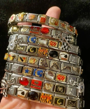 A cover of "Lookbook" cluster. The owner is samble. The cluster consists of 9 elements.