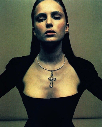 A cover of "portrait" cluster. The owner is madaralote. The cluster consists of 8 elements.