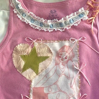 A cover of "Sewing & Embroidery" cluster. The owner is moonkissedlua. The cluster consists of 17 elements.