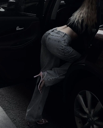 A cover of "vroom vroom" cluster. The owner is scarletjm. The cluster consists of 27 elements.