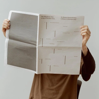 A cover of "Julian magazine" cluster. The owner is rflccc. The cluster consists of 4 elements.