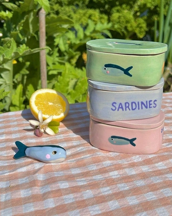 A cover of "Clay" cluster. The owner is bazilbug. The cluster consists of 3 elements.