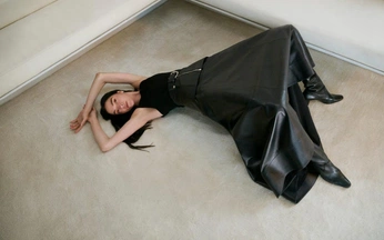 A cover of "Poses" cluster. The owner is vladislavsub. The cluster consists of 13 elements.