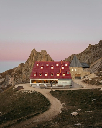 A cover of "Buildings" cluster. The owner is licious. The cluster consists of 1 element.