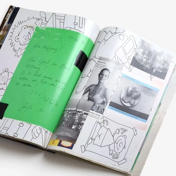 A cover of "CD Box" cluster. The owner is danytrejo. The cluster consists of 7 elements.