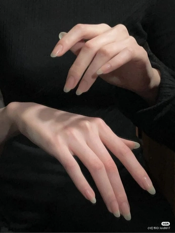 A cover of "Nails" cluster. The owner is yasminsouza. The cluster consists of 3 elements.