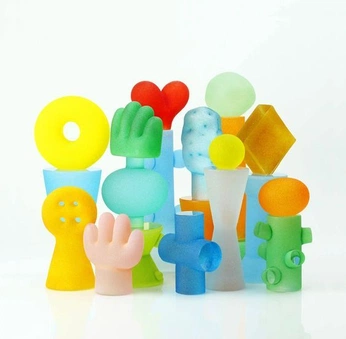 A cover of "low grade trinkets" cluster. The owner is jorgeartz. The cluster consists of 12 elements.