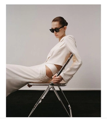 A cover of "sillas" cluster. The owner is eskadecci. The cluster consists of 12 elements.