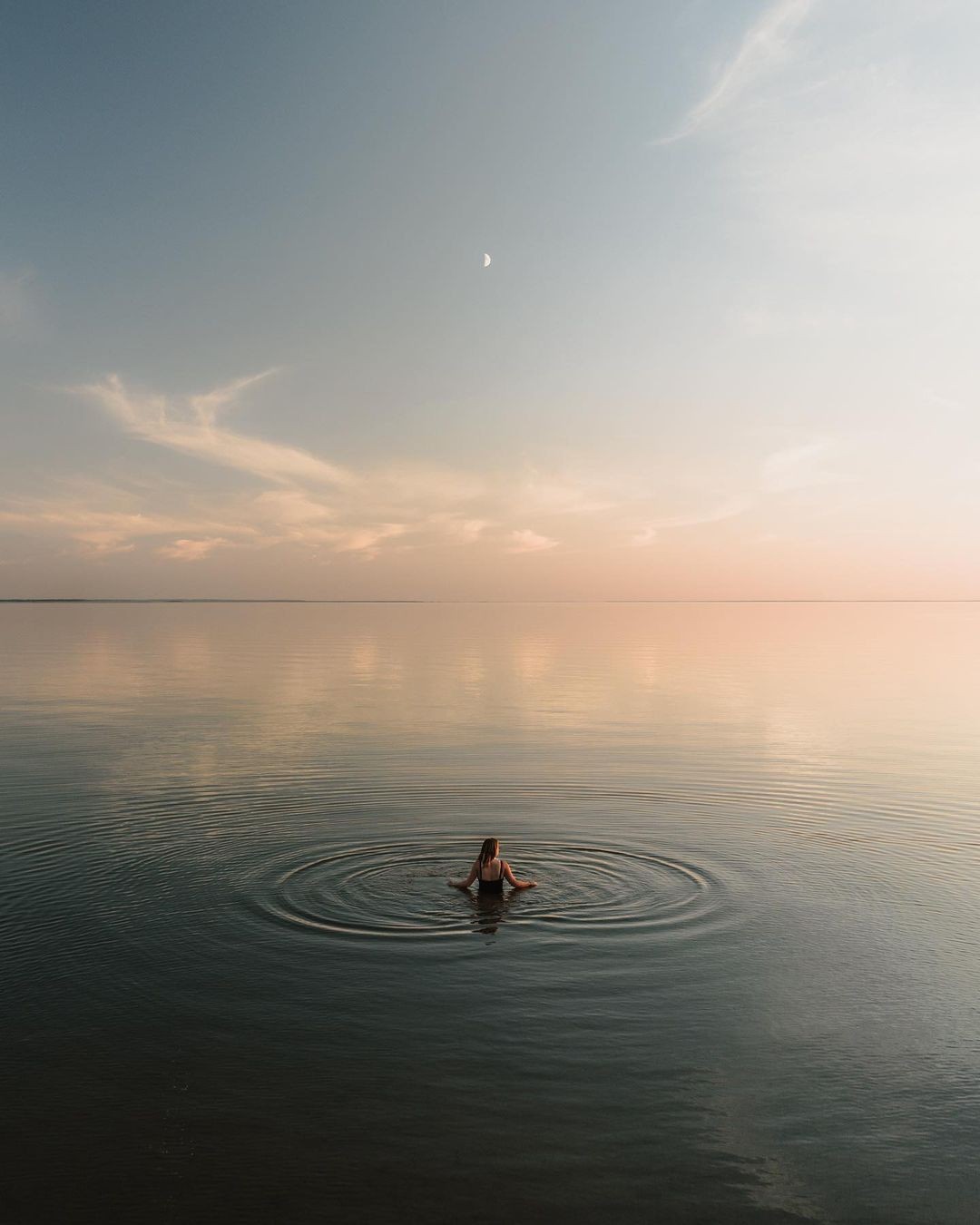 A peaceful evening in Lake Vänern, Sweden.