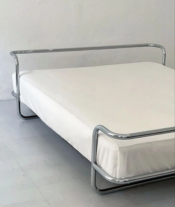 A cover of "Interior" cluster. The owner is everett. The cluster consists of 7 elements.