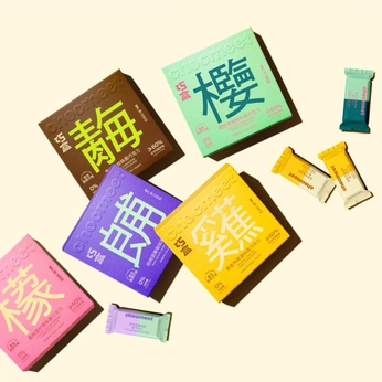 A cover of "package" cluster. The owner is salulululu0301. The cluster consists of 51 elements.