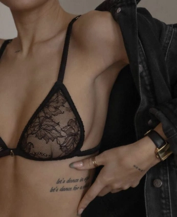 A cover of "Lingerie" cluster. The owner is kineina. The cluster consists of 26 elements.