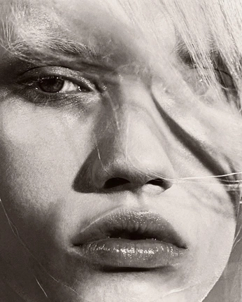 A cover of "makeup" cluster. The owner is sassy. The cluster consists of 133 elements.