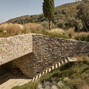 A cover of "SYROS | FARM | BUILD" cluster. The owner is sophia. The cluster consists of 11 elements.