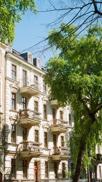 A cover of "Haus & decor" cluster. The owner is lauraah. The cluster consists of 5 elements.