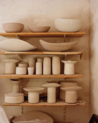 A cover of "pottery" cluster. The owner is lesliemurphy. The cluster consists of 24 elements.