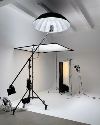 A cover of "Lighting schemes for rlc" cluster. The owner is noirfilmstudio. The cluster consists of 1 element.