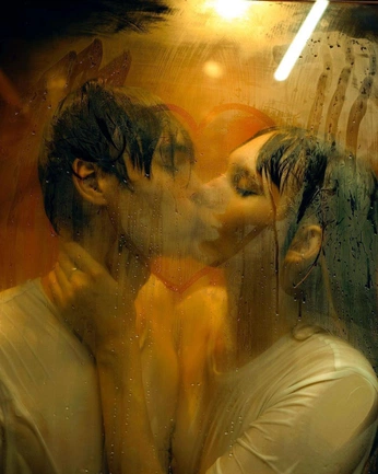 A cover of "Lovers" cluster. The owner is satelight. The cluster consists of 3 elements.