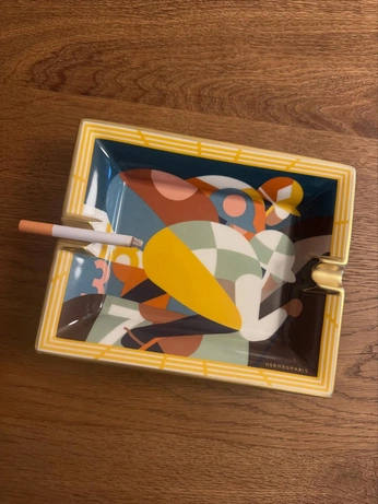 A cover of "Premium" cluster. The owner is movingcolour. The cluster consists of 95 elements.