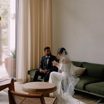 A cover of "weddings" cluster. The owner is bess. The cluster consists of 64 elements.