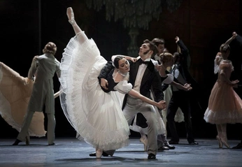 A cover of "Artists that Inspire" cluster. The owner is atmyworktable. The cluster consists of 167 elements.