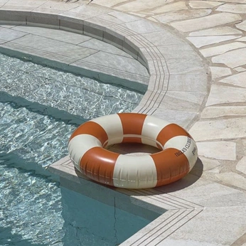 A cover of "SH X RM ( POOL DAY )" cluster. The owner is safehouse. The cluster consists of 13 elements.