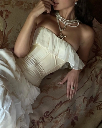 A cover of "Photo booth" cluster. The owner is meghue. The cluster consists of 6 elements.