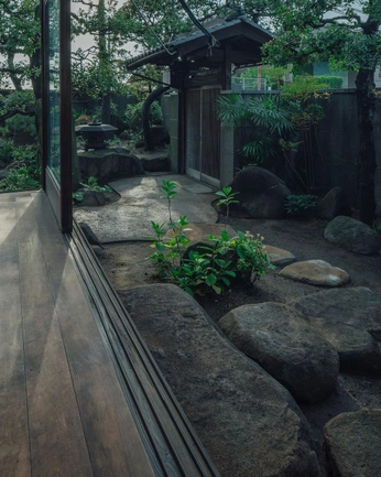 A cover of "Everything Japan" cluster. The owner is nasht. The cluster consists of 15 elements.