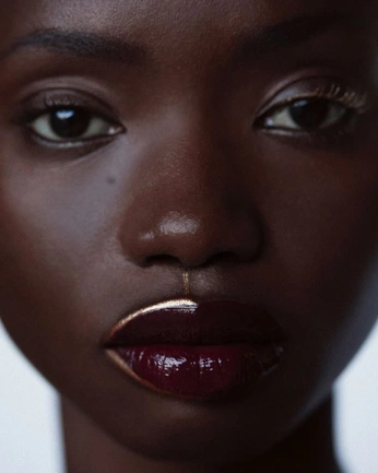 A cover of "poster GIRLL" cluster. The owner is mentalitybaby. The cluster consists of 137 elements.