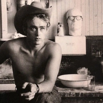 A cover of "sebastian" cluster. The owner is atlas04. The cluster consists of 4 elements.